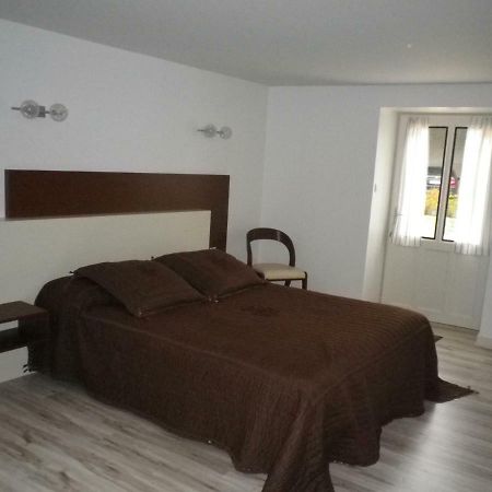 Logis Du Jacquelin Hotel Doussay Buitenkant foto