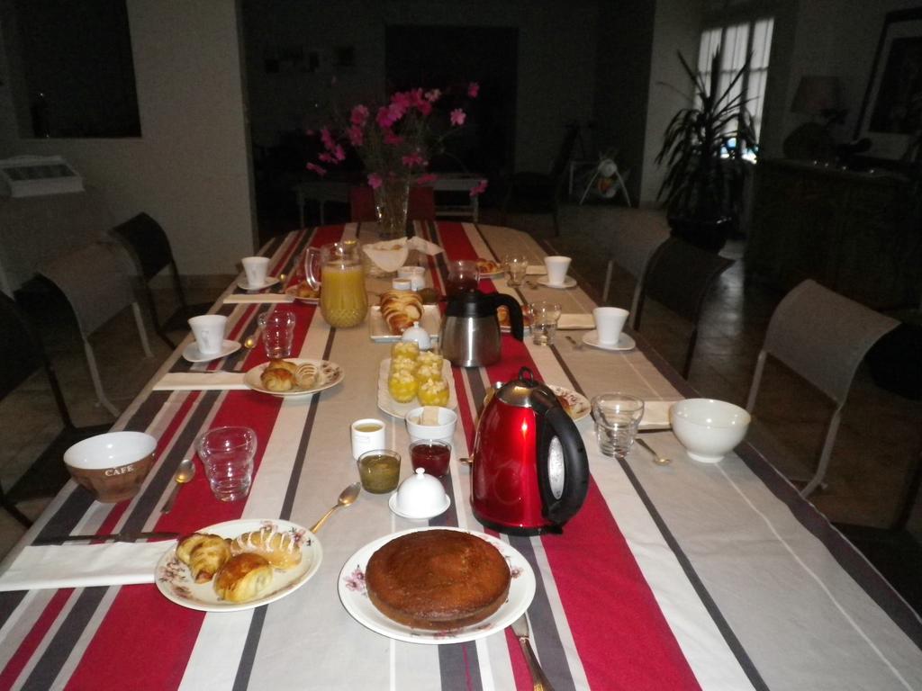 Logis Du Jacquelin Hotel Doussay Buitenkant foto