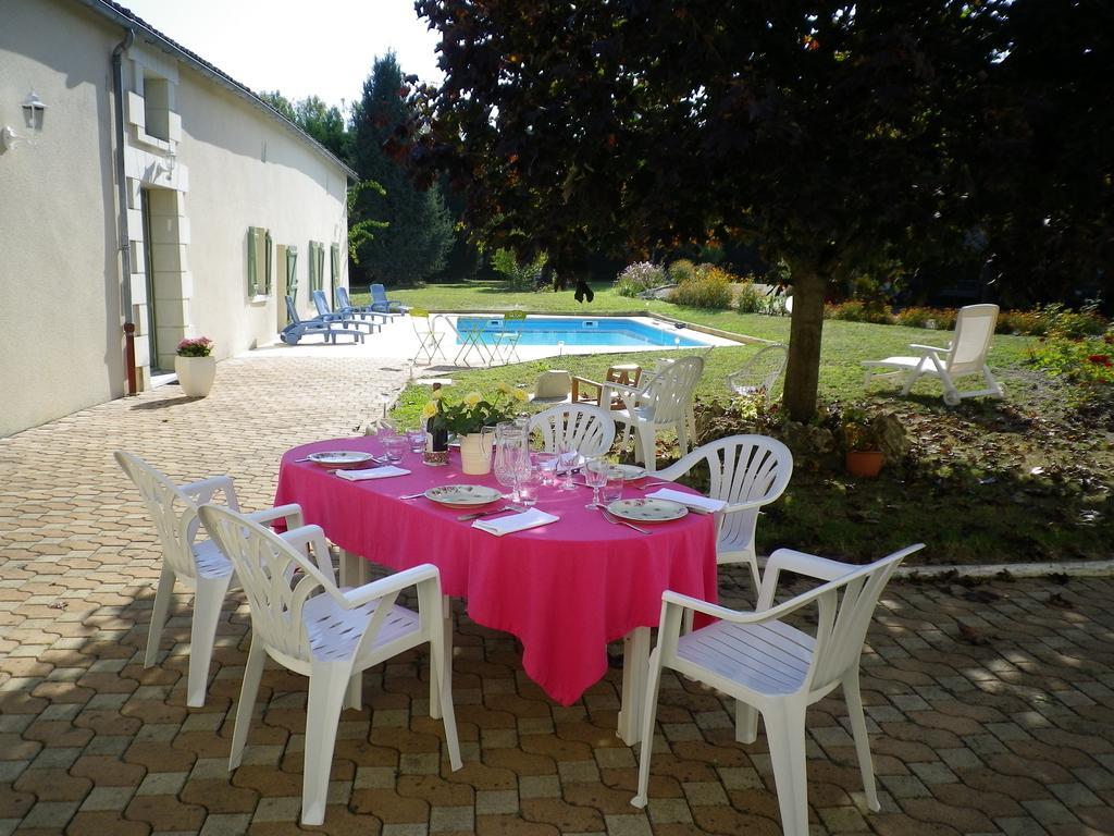 Logis Du Jacquelin Hotel Doussay Buitenkant foto